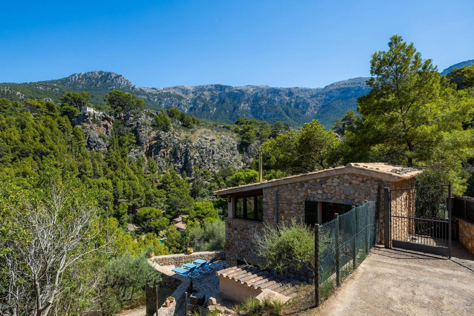 Casita En Cala Junto Al Mar 1 *